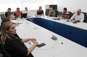 Governo volta a discutir plano para retomada de atividades