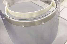IFC Luzerna produz protetores faciais e álcool gel