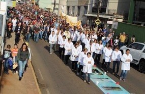 Milhares de fiéis participam da celebração de Corpus Christi em Herval d’Oeste