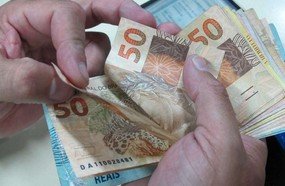 Governo reduz estimativa do salário mínimo para 2020