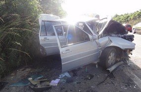 Veículo de Videira se envolve em acidente com duas mortes em Mafra